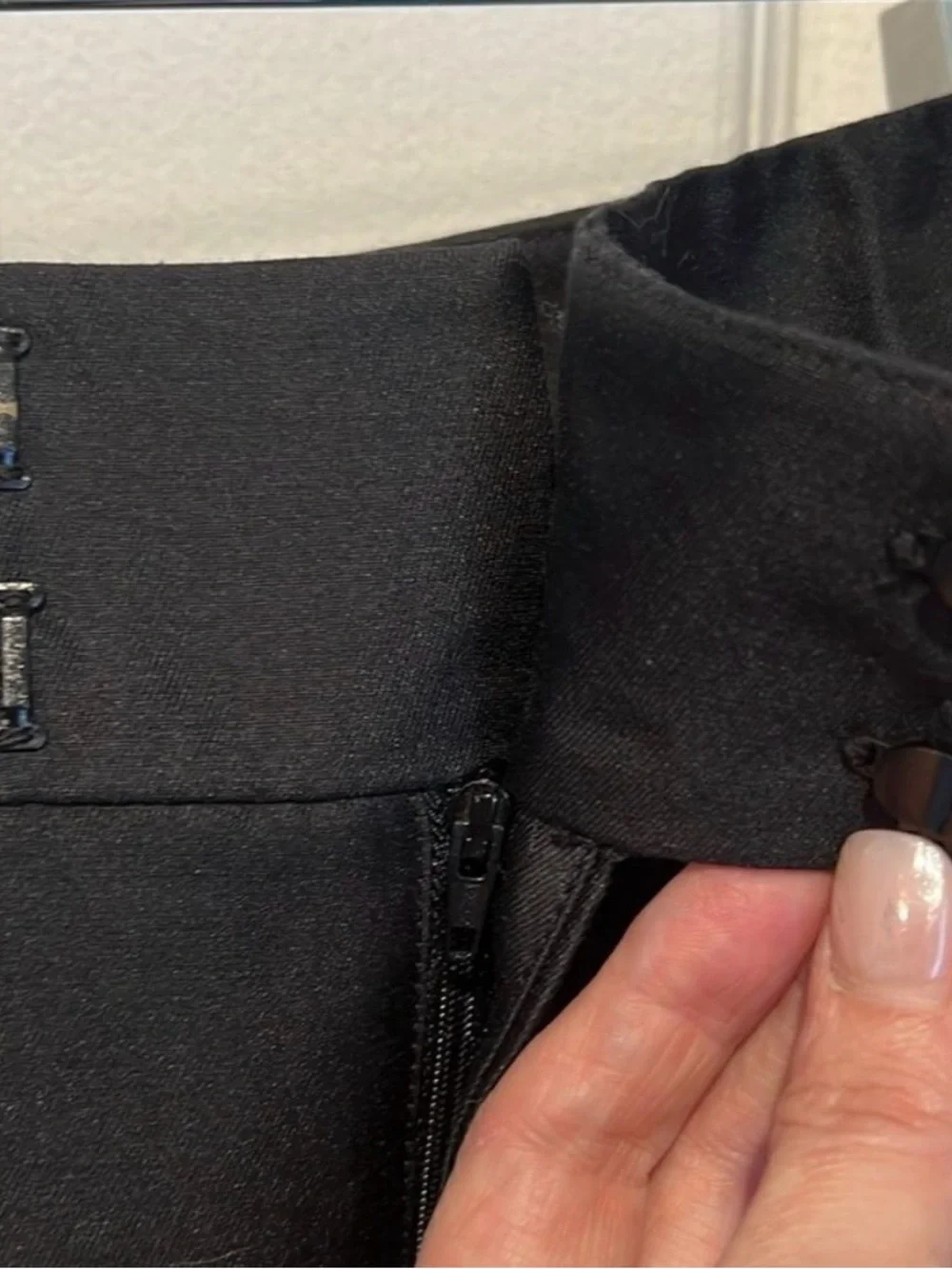 Ross Mayer Black Wool/Silk Blend‎ Cigarette Style Lined Pants Size 2 - Picture 4 of 9